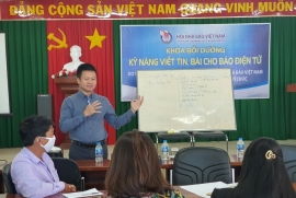 Tập huấn nghiệp vụ “Kỹ năng viết tin, bài cho báo điện tử” tại Kiên Giang