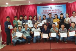 Bế giảng khóa bồi dưỡng “Kỹ năng làm báo đa phương tiện” tại Phú Yên
